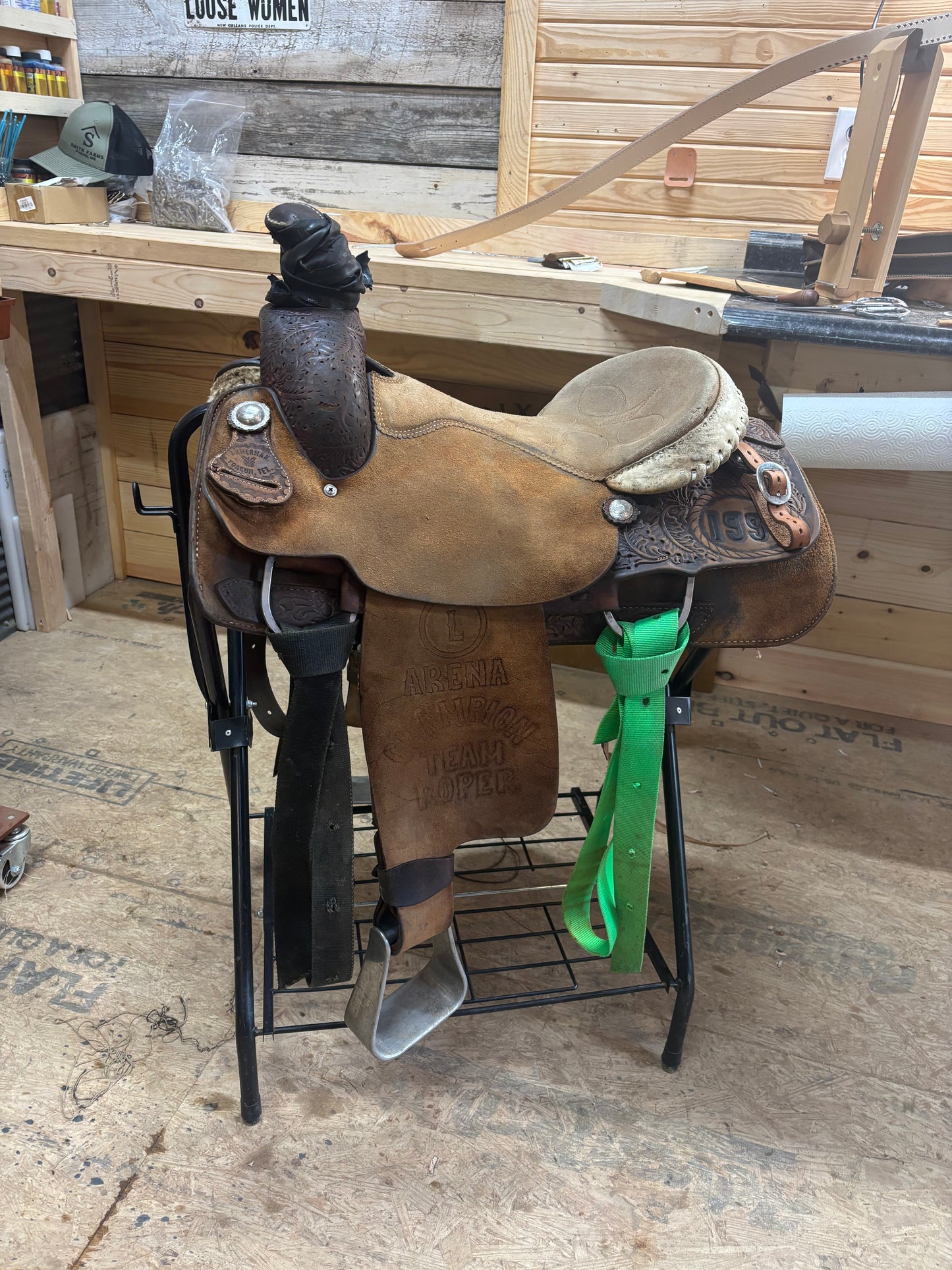 Paul Ammerman 15" Team Roper saddle.