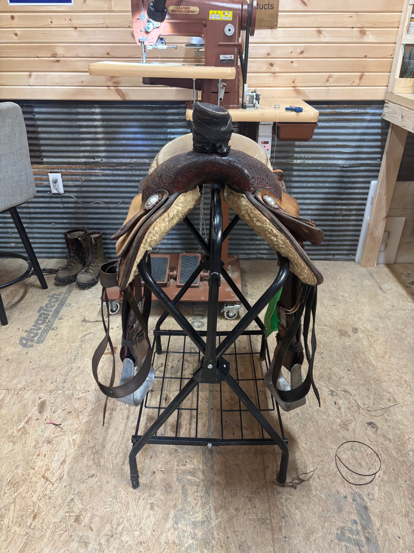 Paul Ammerman 15" Team Roper saddle.