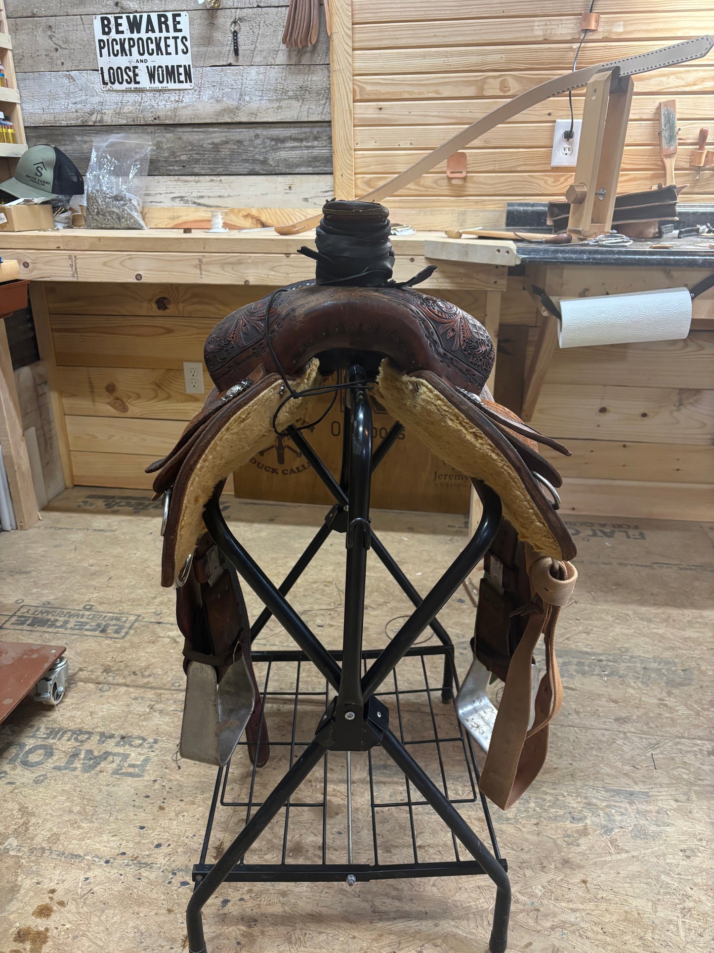 C and L custom 14" team roper saddle