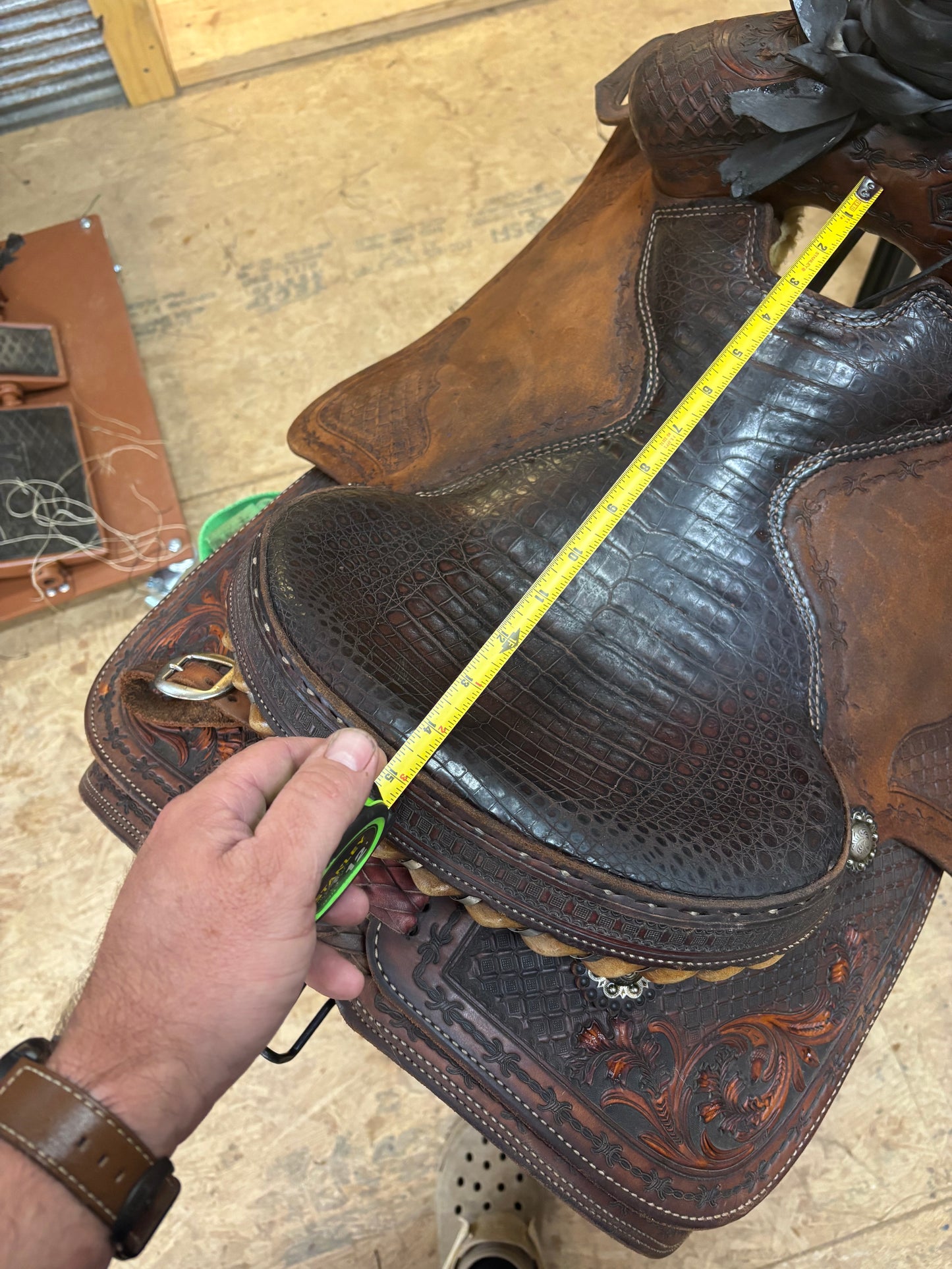 C and L custom 14" team roper saddle